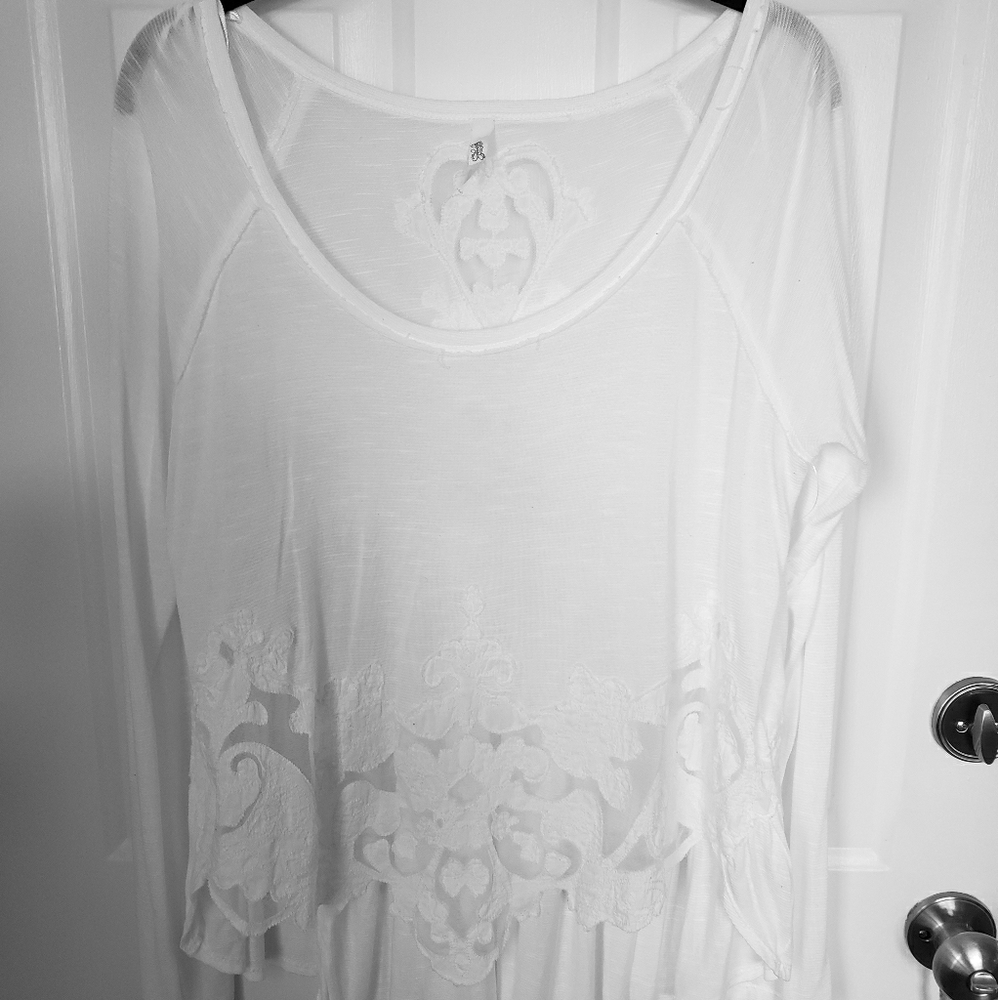 FREE PEOPLE beautiul lace TOP